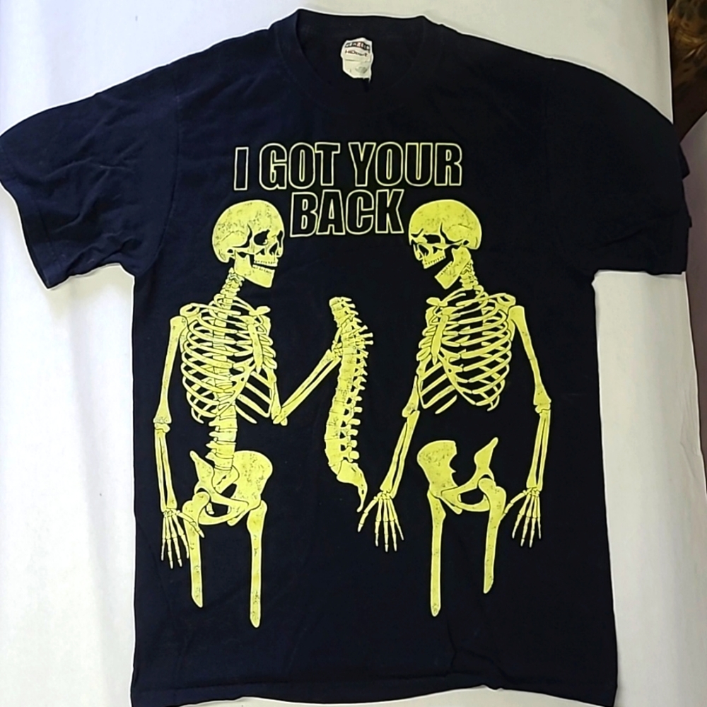 Tee shirt skeletons